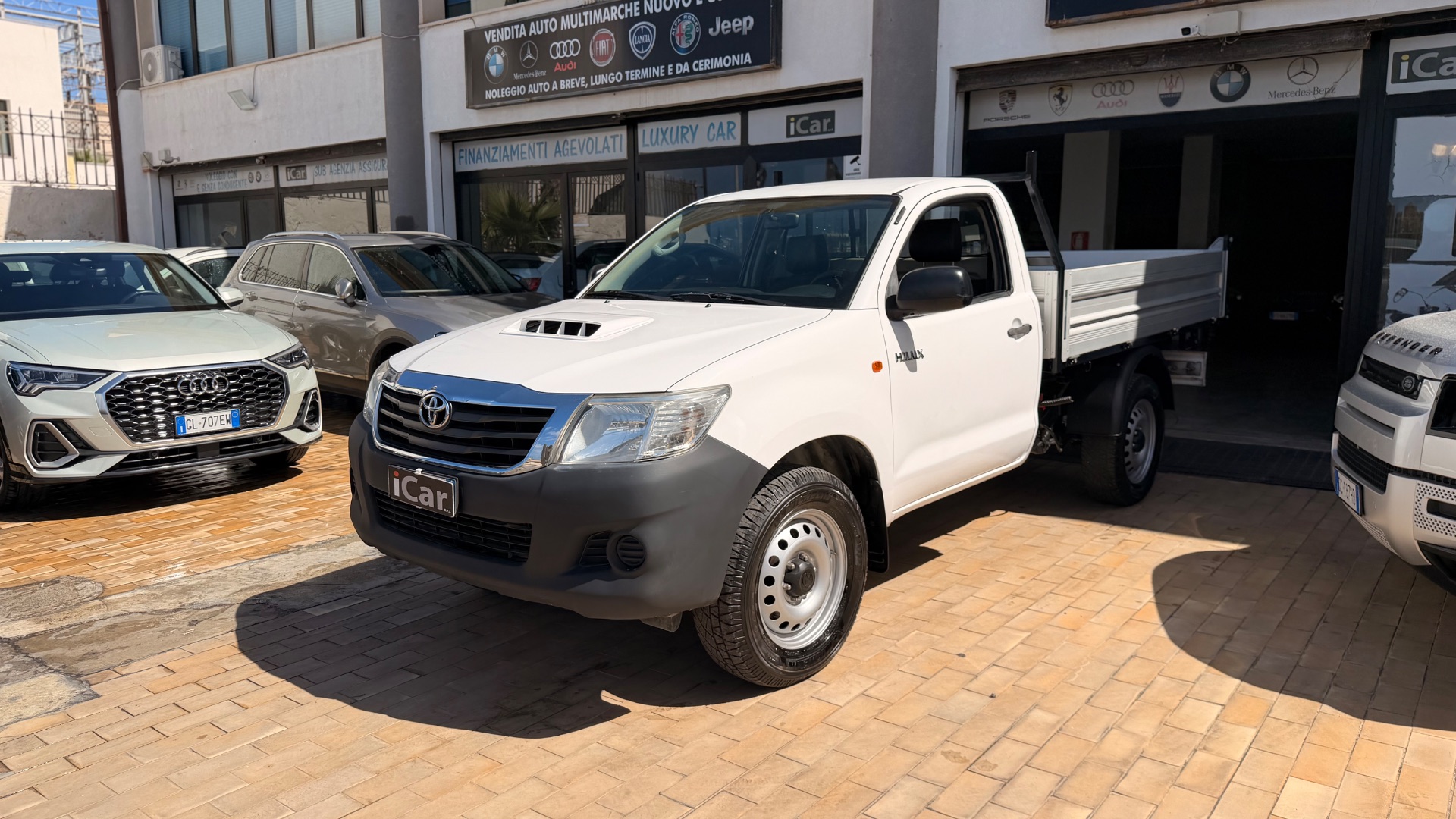 TOYOTA Hilux RIBALTABILE in vendita a Marsala
